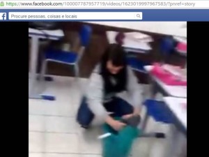 estudantes limpam sala antes da aula2