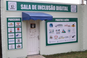 Nova fachada da Sala de Inclusão Digital da Apafec 08-05
